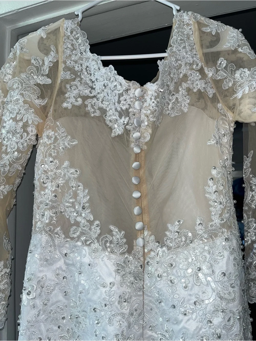 Breathtaking White Beaded Lace Wedding Dress - Beautiful - Picture 5 of 13